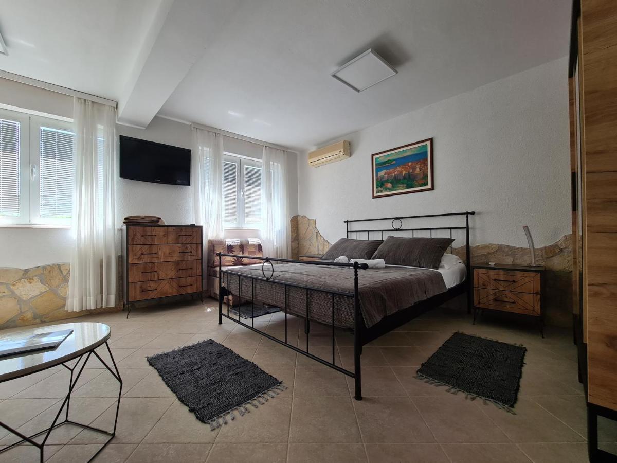 Bed And Breakfast Villa Klaic ดูบรอฟนิก ภายนอก รูปภาพ