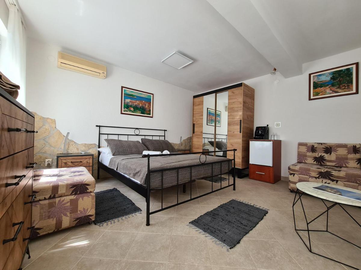 Bed And Breakfast Villa Klaic ดูบรอฟนิก ภายนอก รูปภาพ